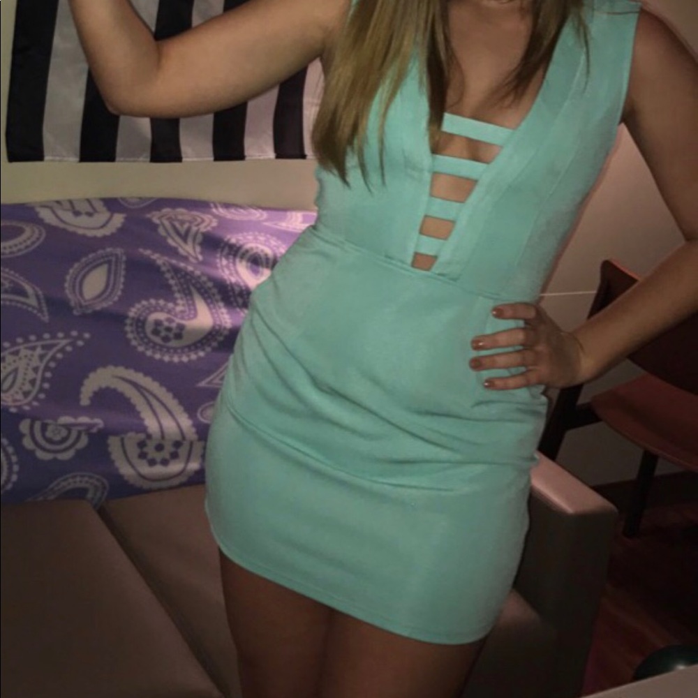 Mint Green Toni Dress. Worn once. - Picture 3 of 3